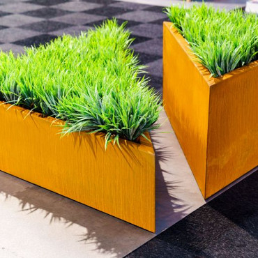 Triangle 1800X1800X400mm Corten (CAT2.3)