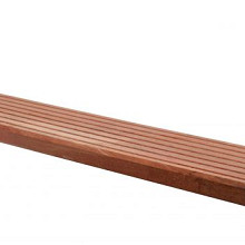 Hardhouten enkelzijdig geprofileerd dekdeel, 2,1 x 14,5 x 395 cm.